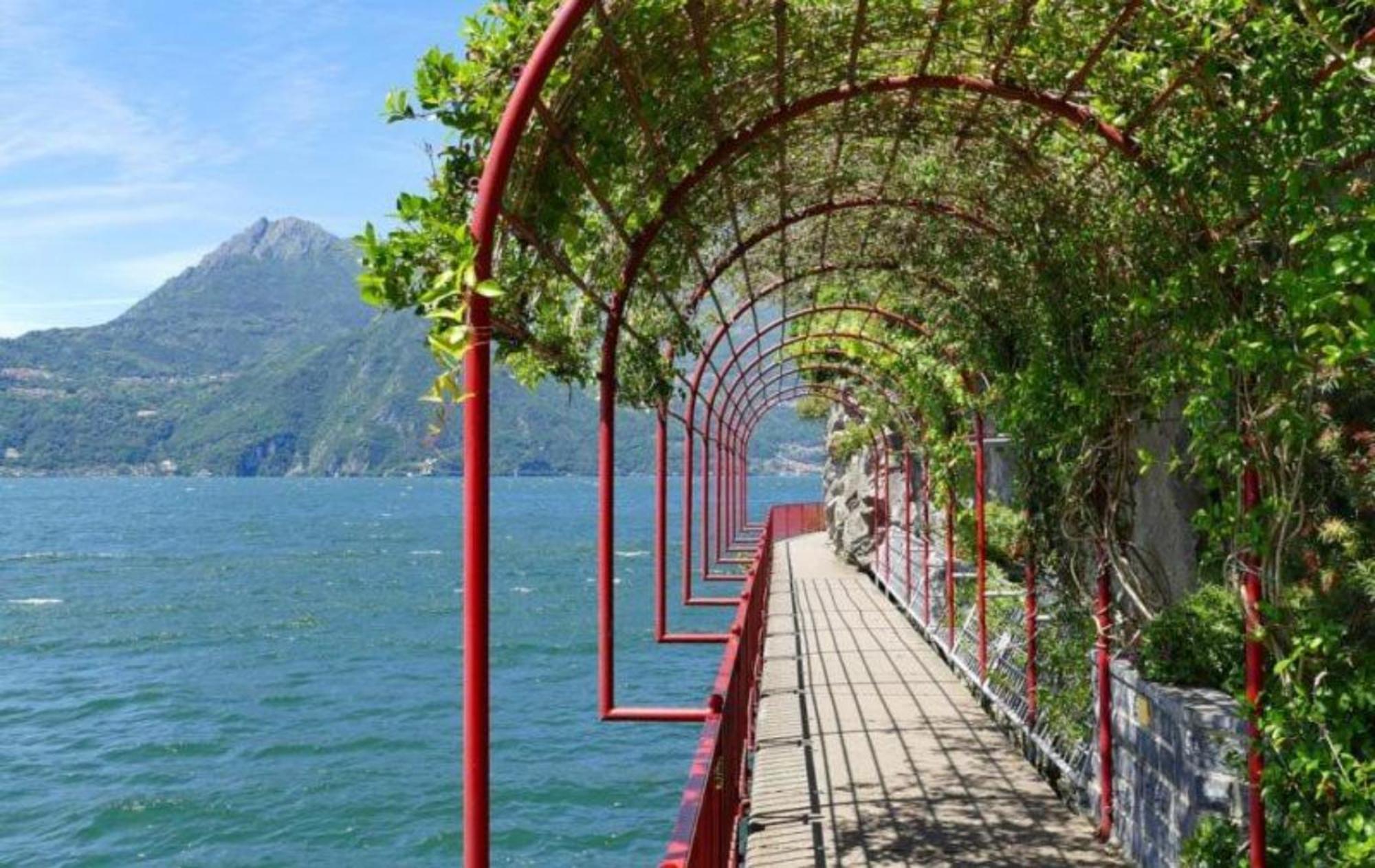 Tosca House 2 Bed & Breakfast Varenna Bagian luar foto