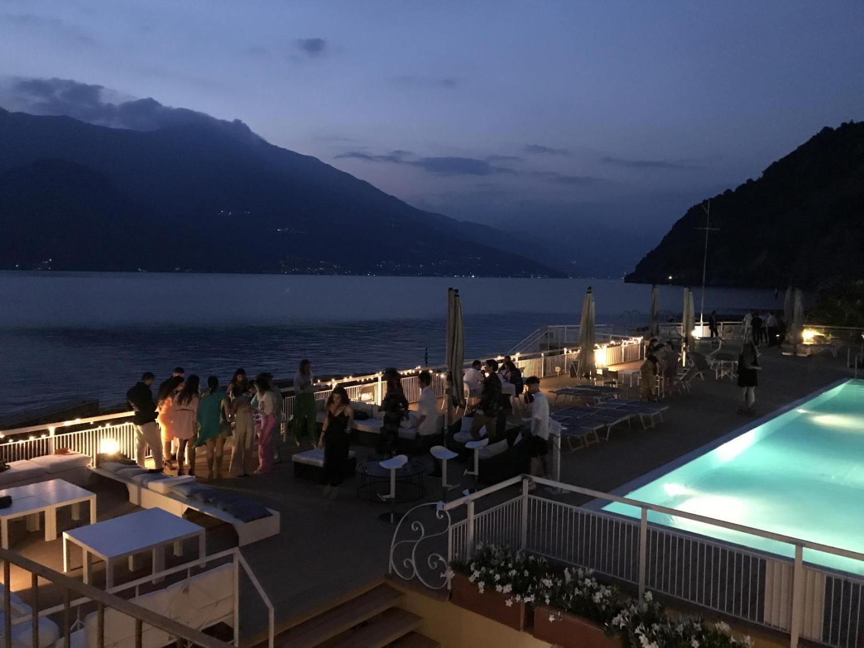 Tosca House 2 Bed & Breakfast Varenna Bagian luar foto