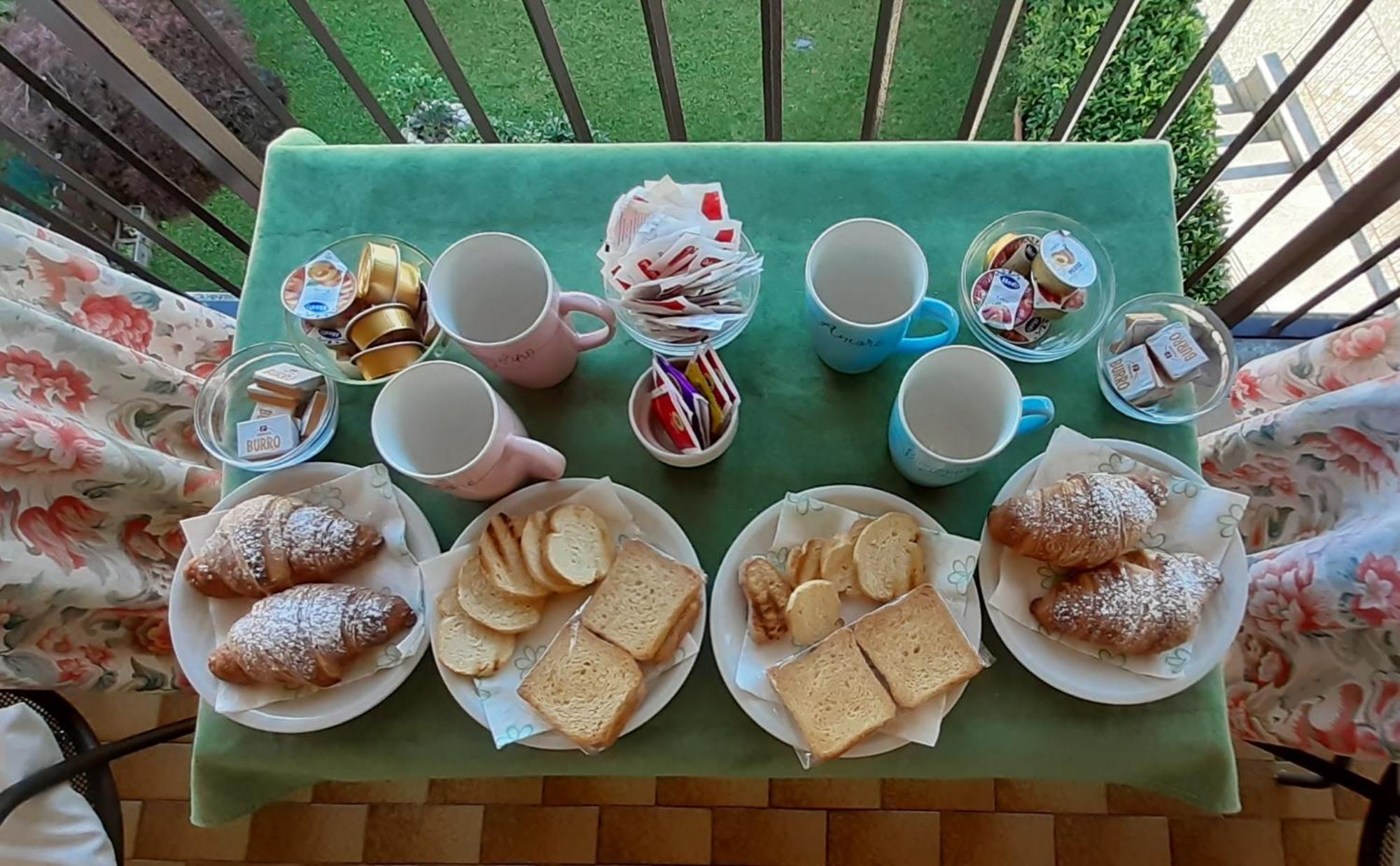Tosca House 2 Bed & Breakfast Varenna Bagian luar foto
