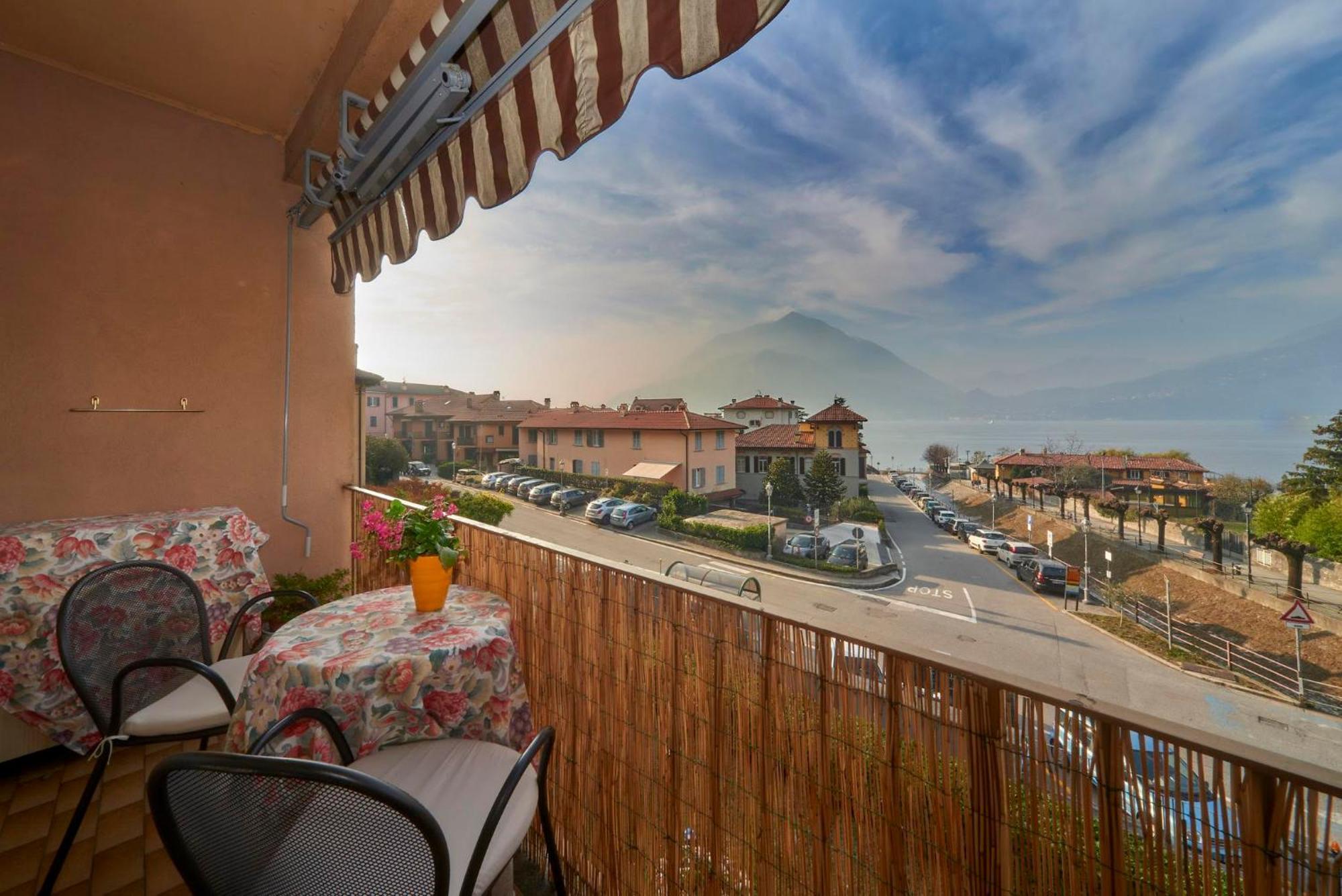 Tosca House 2 Bed & Breakfast Varenna Bagian luar foto