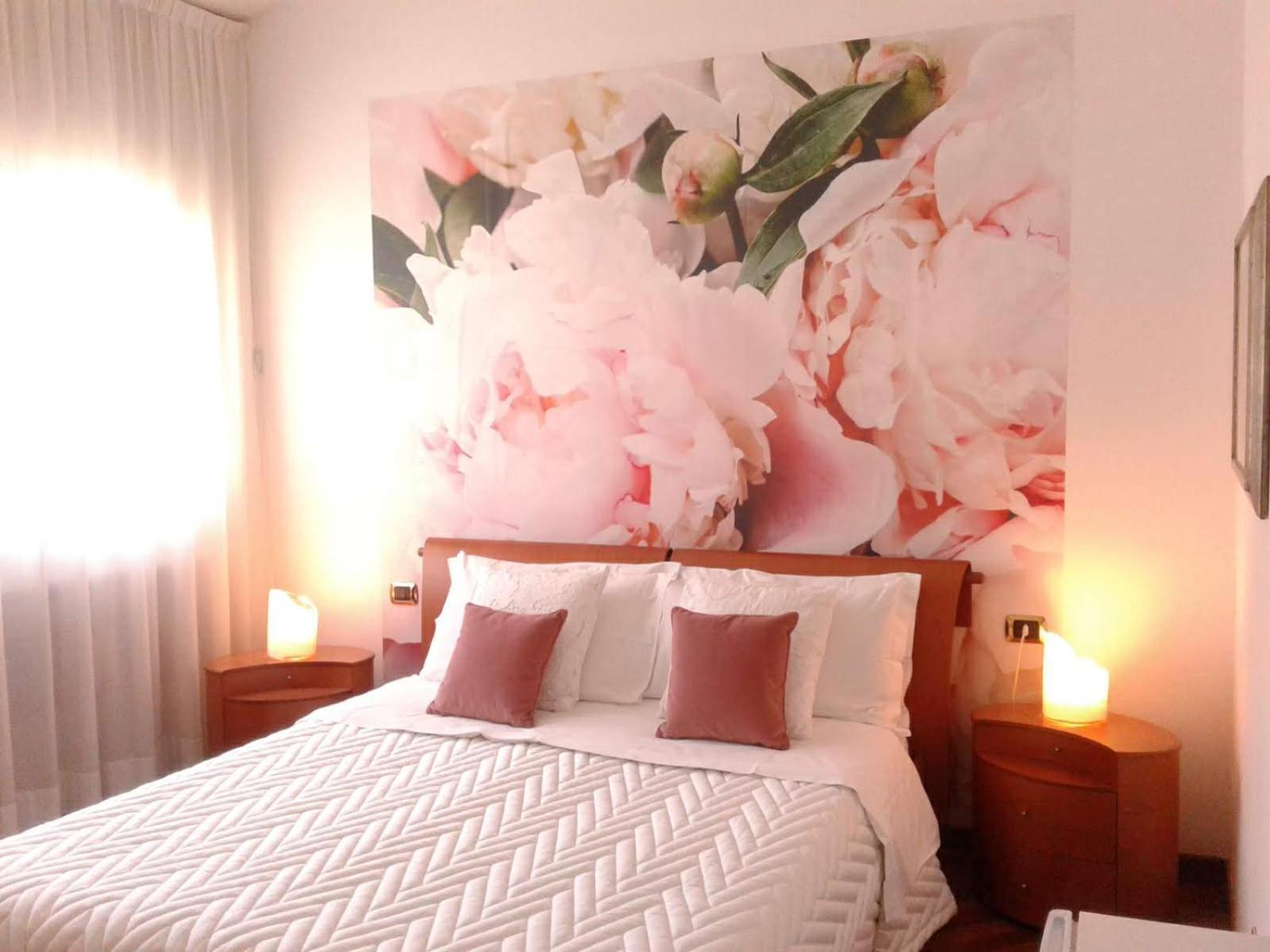Tosca House 2 Bed & Breakfast Varenna Bagian luar foto