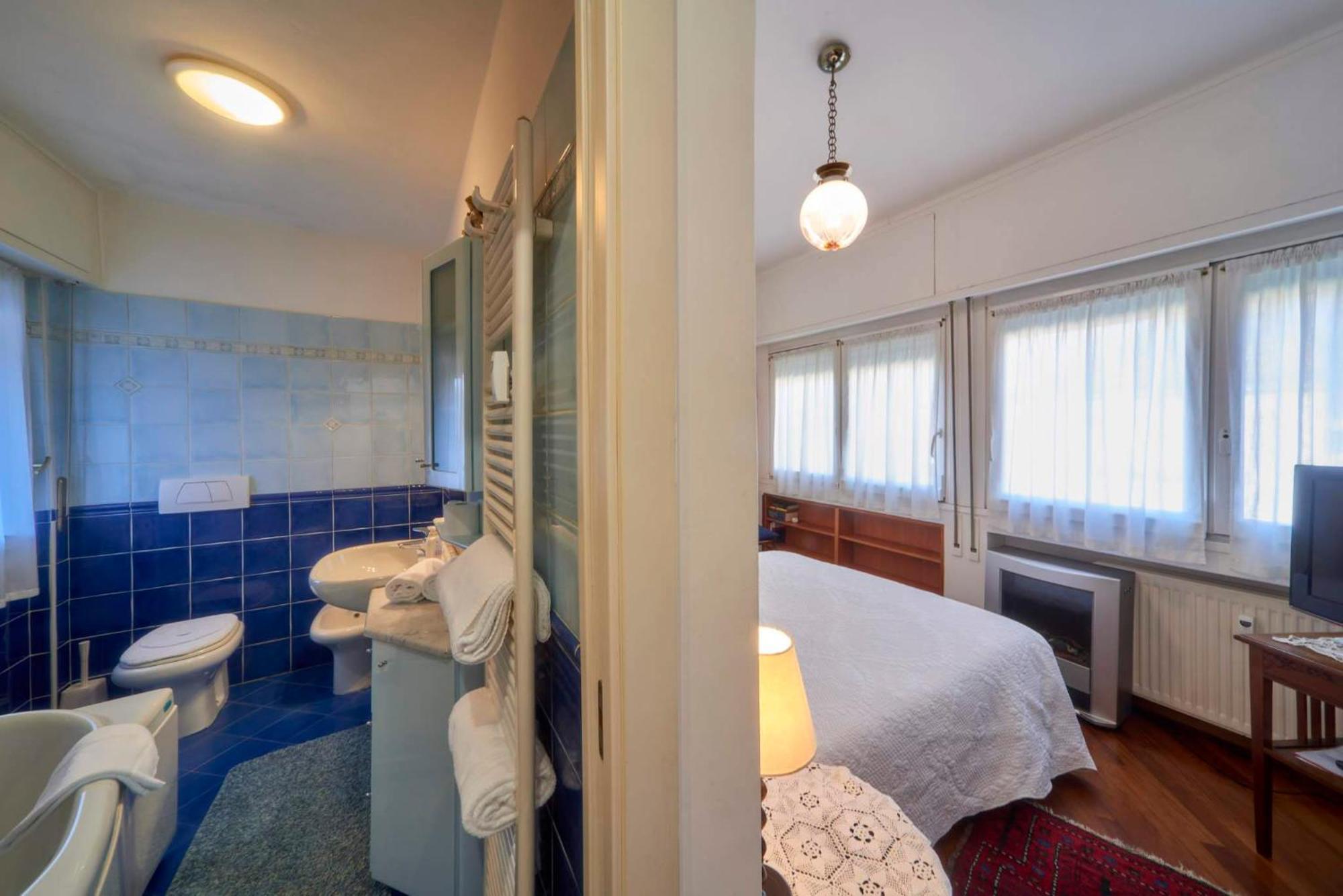 Tosca House 2 Bed & Breakfast Varenna Bagian luar foto