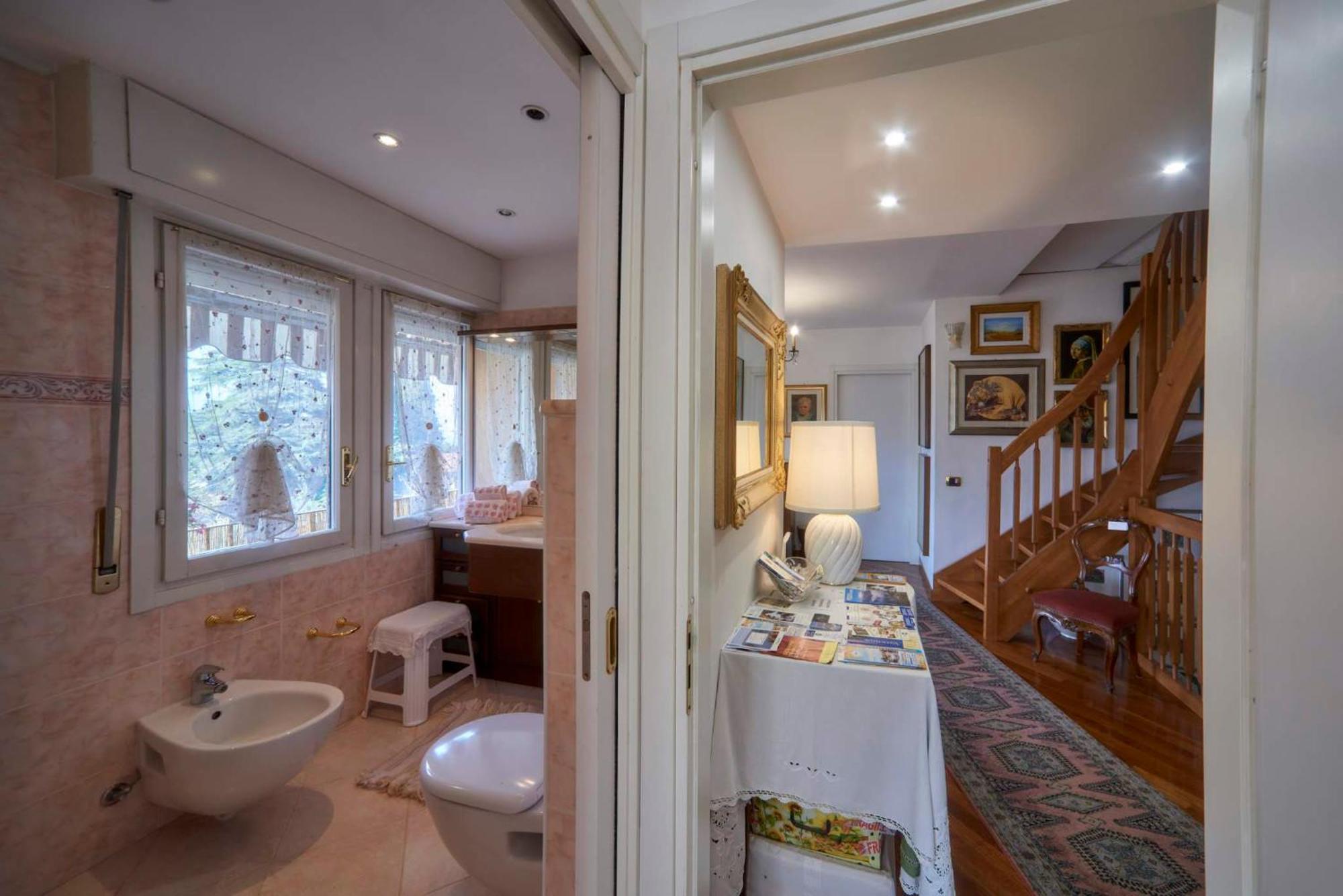Tosca House 2 Bed & Breakfast Varenna Bagian luar foto